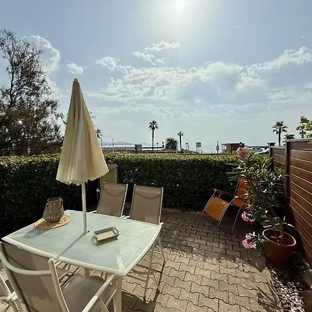 En Rez De Jardin Avec Terrasse Privee Face A La ! * Fréjus