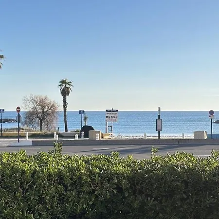 En Rez De Jardin Avec Terrasse Privee Face A La ! Apartment Frejus