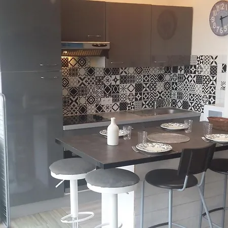 En Rez De Jardin Avec Terrasse Privee Face A La ! * Fréjus
